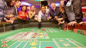 Antarmuka turnamen live dealer di aplikasi prediksi 77